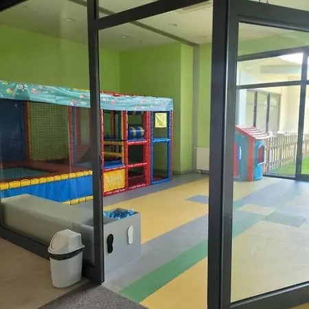 5 Etoiles Orya Park Avec Piscine アパート